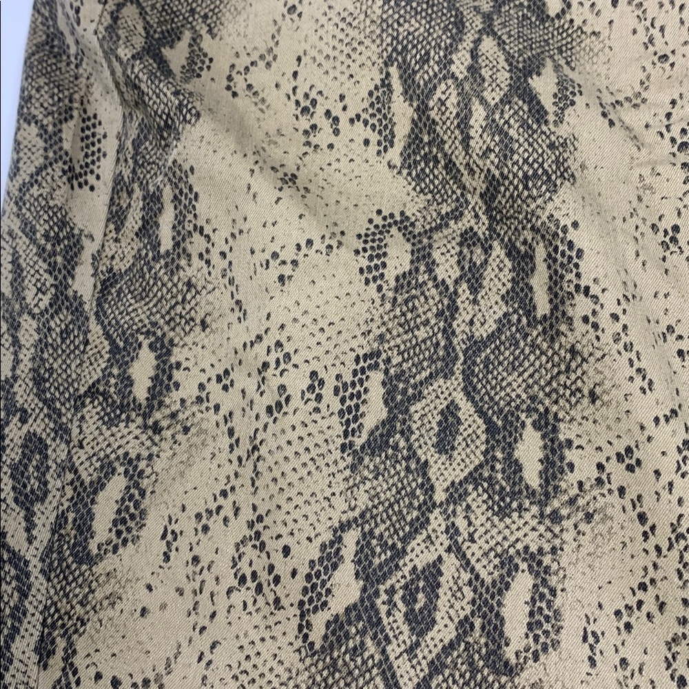 Judy Blue Tan and Black Patterned Jeans - Picture 3 of 6